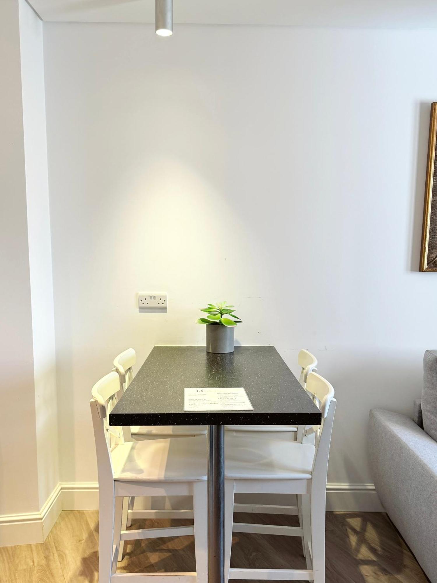 Deluxe City Centre Two Bedroom - Grand Central House Gibraltar Ngoại thất bức ảnh