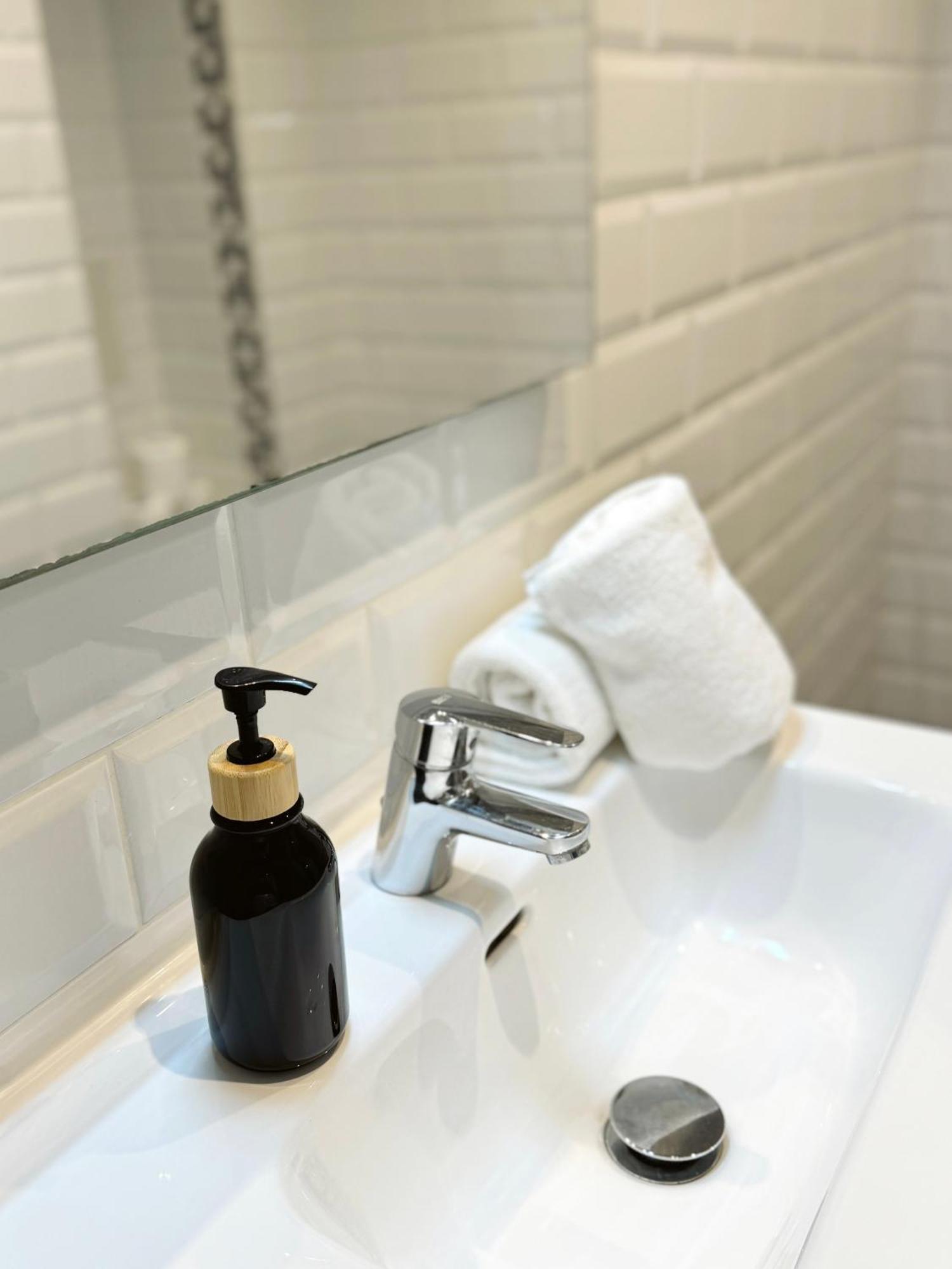 Deluxe City Centre Two Bedroom - Grand Central House Gibraltar Ngoại thất bức ảnh