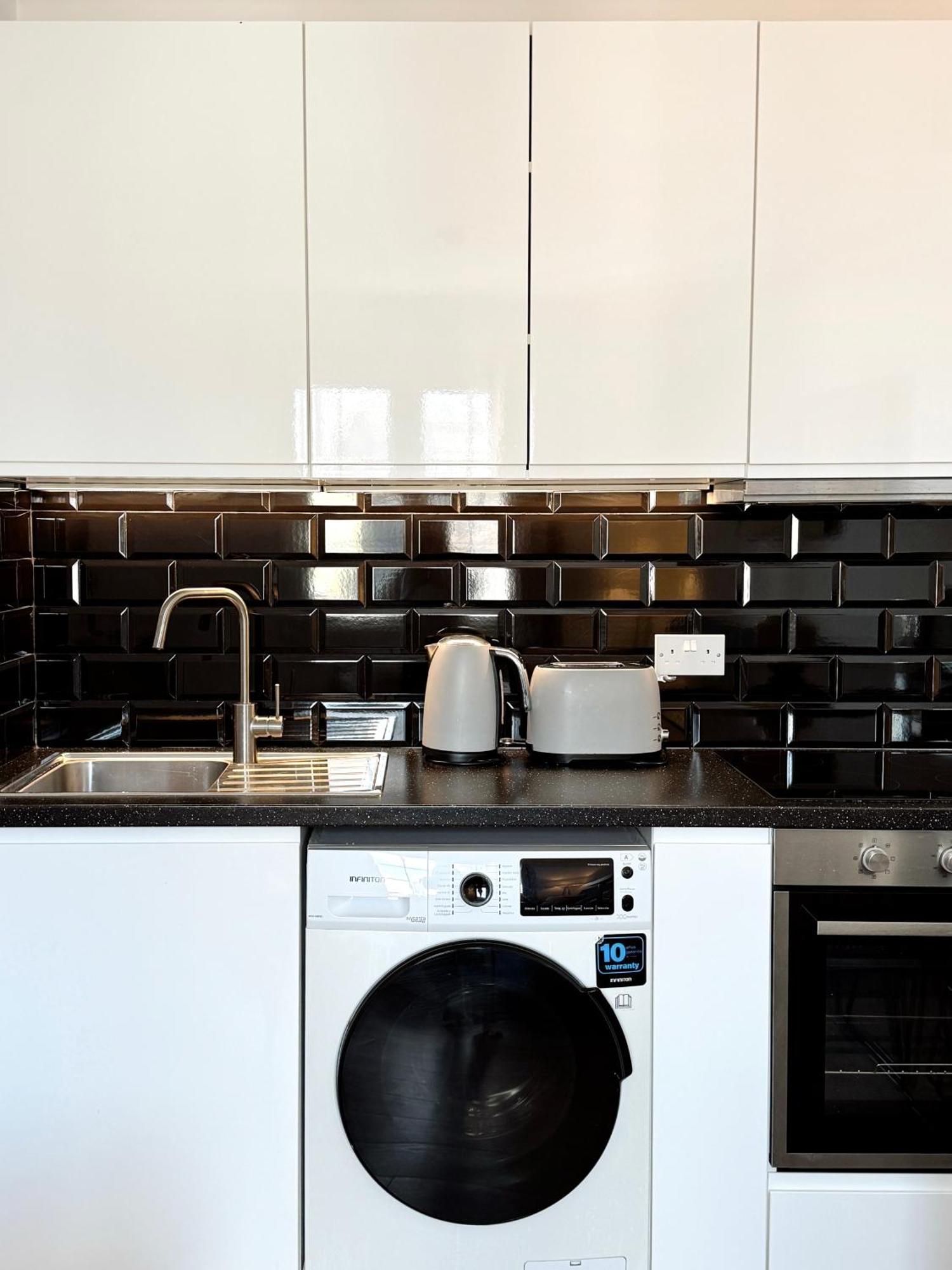 Deluxe City Centre Two Bedroom - Grand Central House Gibraltar Ngoại thất bức ảnh