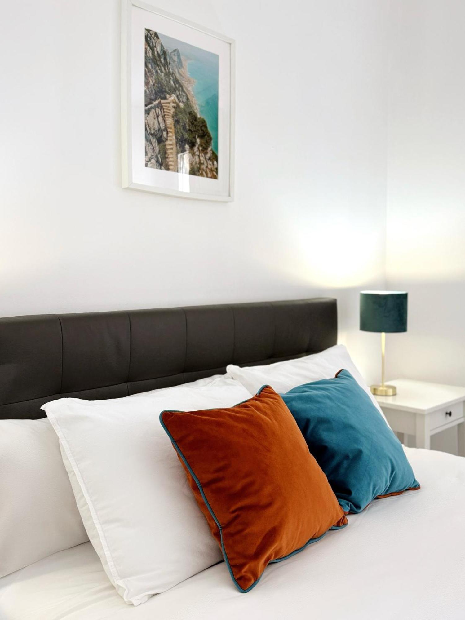 Deluxe City Centre Two Bedroom - Grand Central House Gibraltar Ngoại thất bức ảnh